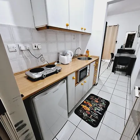 Lovely Paceville G Daire *